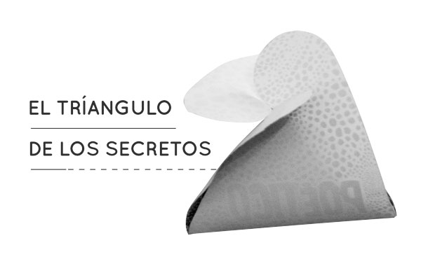 EL TRÍANGULO DE LOS SECRETOS (Un poema-regalo para montar y jugar)